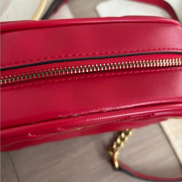 Gucci Red and Gold Crossbody Bag with Chevron Quilting - Picture 4 of 7